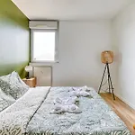 Super 10 - Grand 10 Personnes, 5 Chambres, Parking, Wifi Fibre Angers