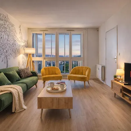 Super 10 - Grand Appartement 10 Personnes, 5 Chambres, Parking, Wifi Fibre Angers