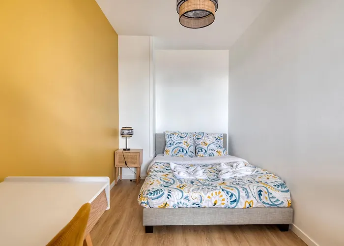 Super 10 - Grand Appartement 10 Personnes, 5 Chambres, Parking, Wifi Fibre *