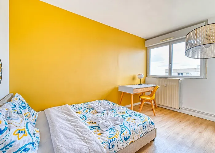 Super 10 - Grand Appartement 10 Personnes, 5 Chambres, Parking, Wifi Fibre Lejlighed Angers