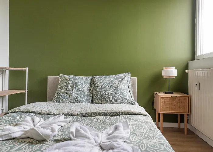 Super 10 - Grand Appartement 10 Personnes, 5 Chambres, Parking, Wifi Fibre *