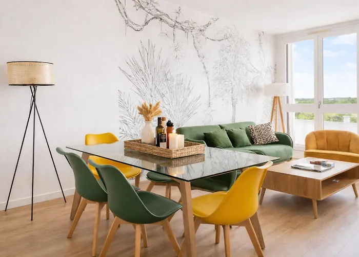 Super 10 - Grand Appartement 10 Personnes, 5 Chambres, Parking, Wifi Fibre * Angers