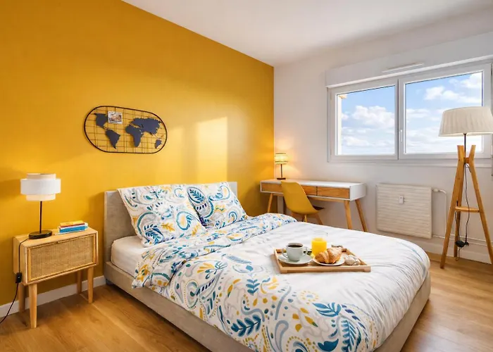 Super 10 - Grand Appartement 10 Personnes, 5 Chambres, Parking, Wifi Fibre *